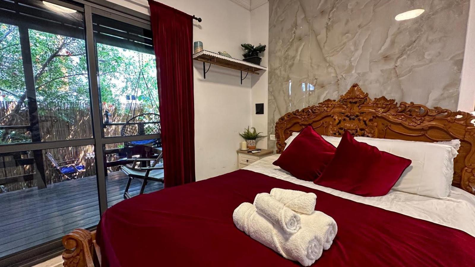 Ahuzat Shaul Seaside Bed & Breakfast Hadera Bagian luar foto