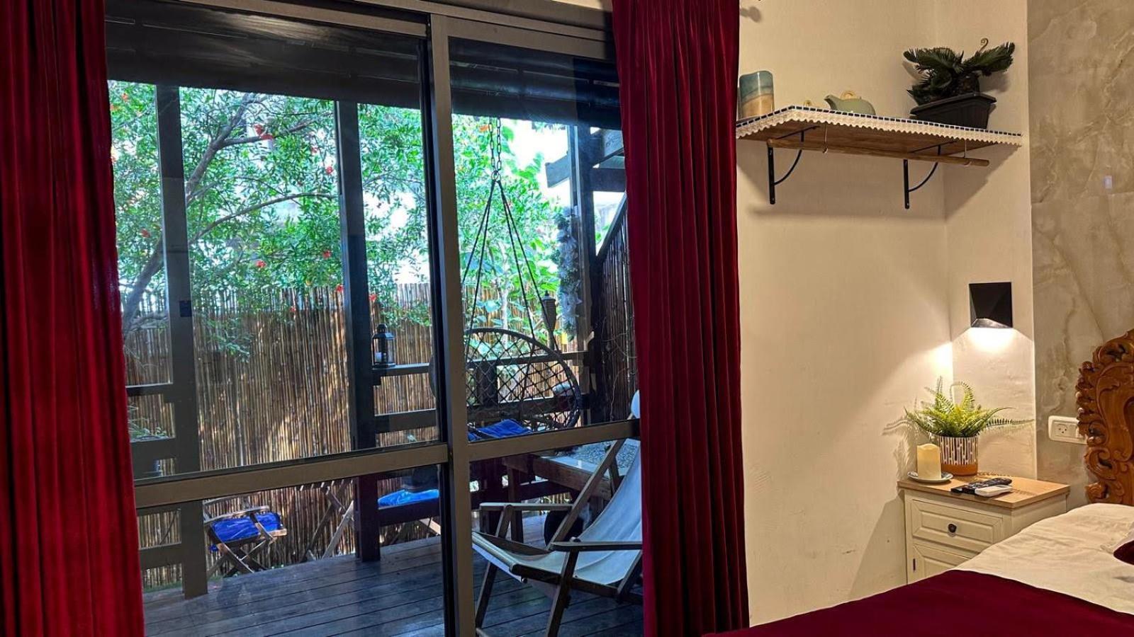 Ahuzat Shaul Seaside Bed & Breakfast Hadera Bagian luar foto