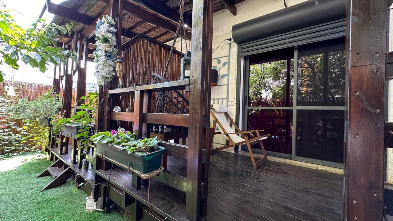 Ahuzat Shaul Seaside Bed & Breakfast Hadera Bagian luar foto