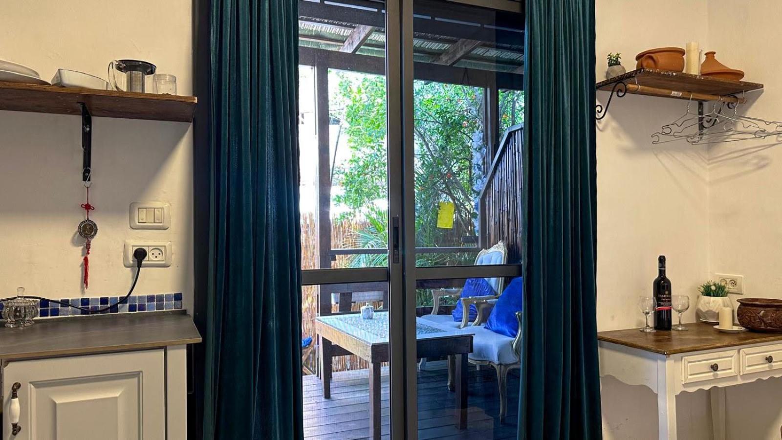 Ahuzat Shaul Seaside Bed & Breakfast Hadera Bagian luar foto