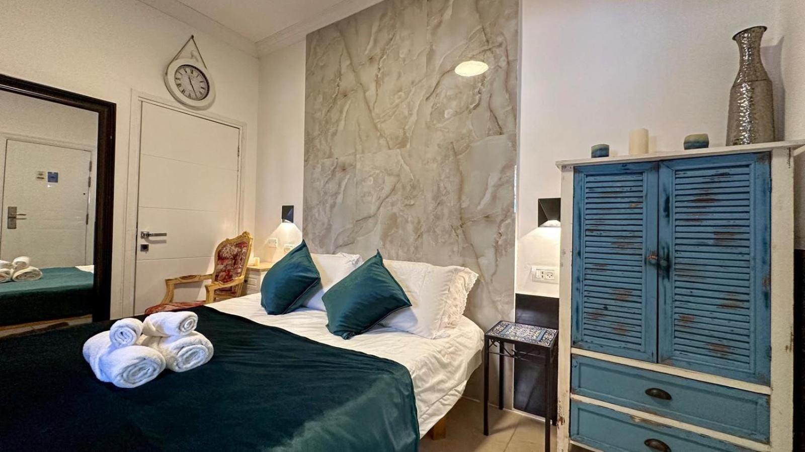 Ahuzat Shaul Seaside Bed & Breakfast Hadera Bagian luar foto